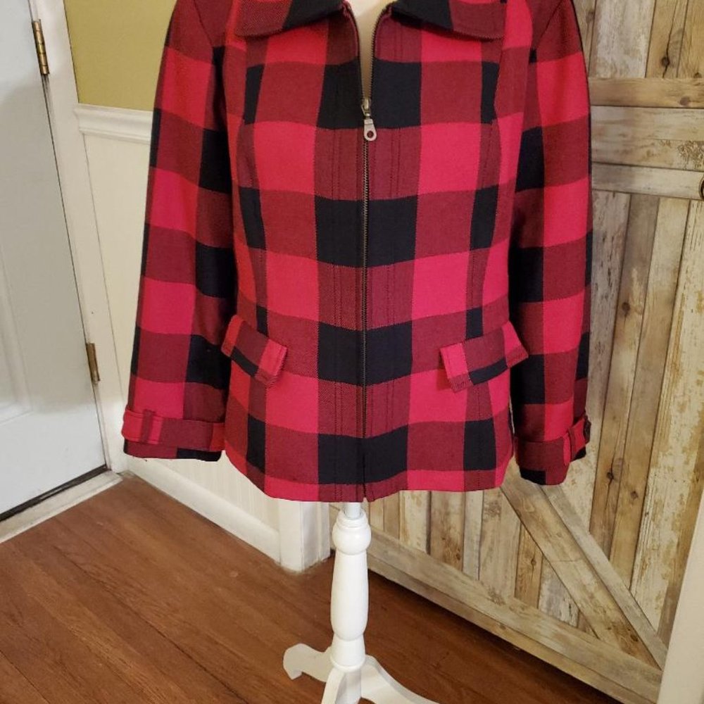 Christopher & Banks Buffalo Plaid Zip up Jacket size Large.